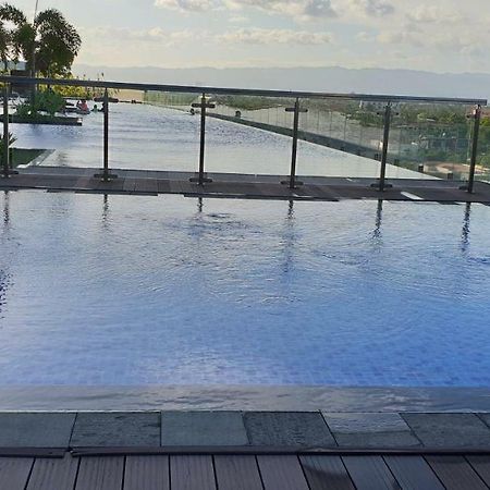 Mactan Newtown Condo With Garden And Ocean View 8Newtown Blvd 막탄 외부 사진