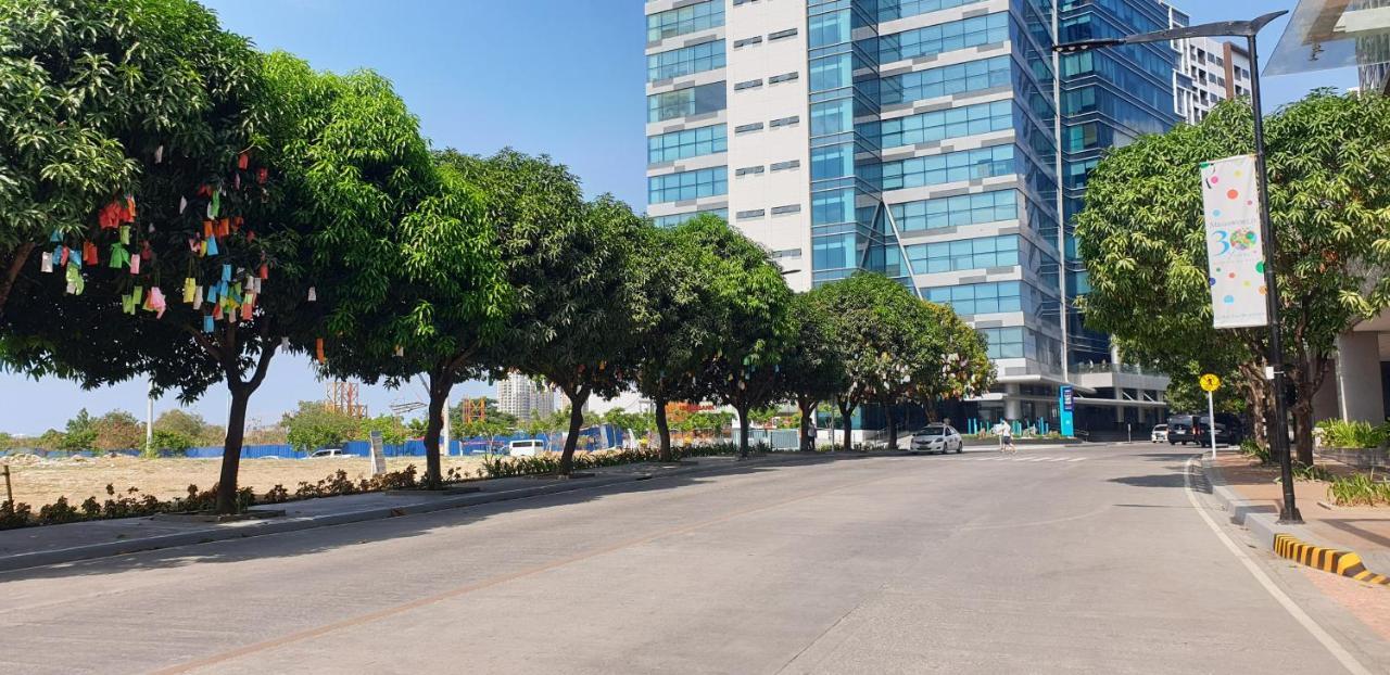 Mactan Newtown Condo With Garden And Ocean View 8Newtown Blvd 막탄 외부 사진