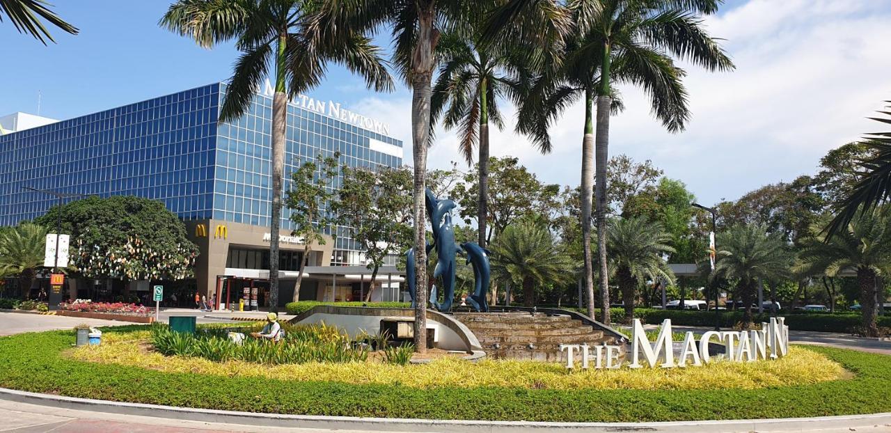 Mactan Newtown Condo With Garden And Ocean View 8Newtown Blvd 막탄 외부 사진