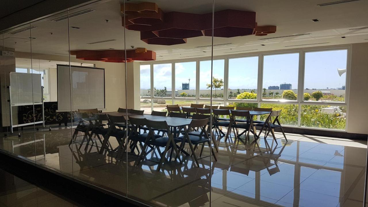 Mactan Newtown Condo With Garden And Ocean View 8Newtown Blvd 막탄 외부 사진