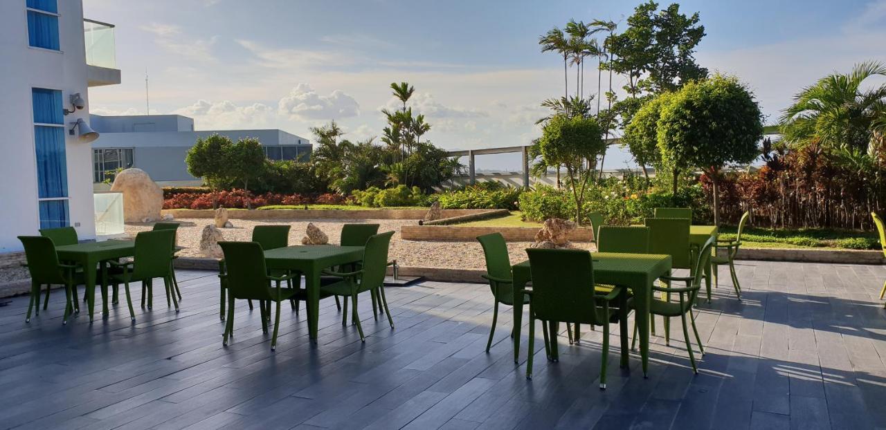 Mactan Newtown Condo With Garden And Ocean View 8Newtown Blvd 막탄 외부 사진